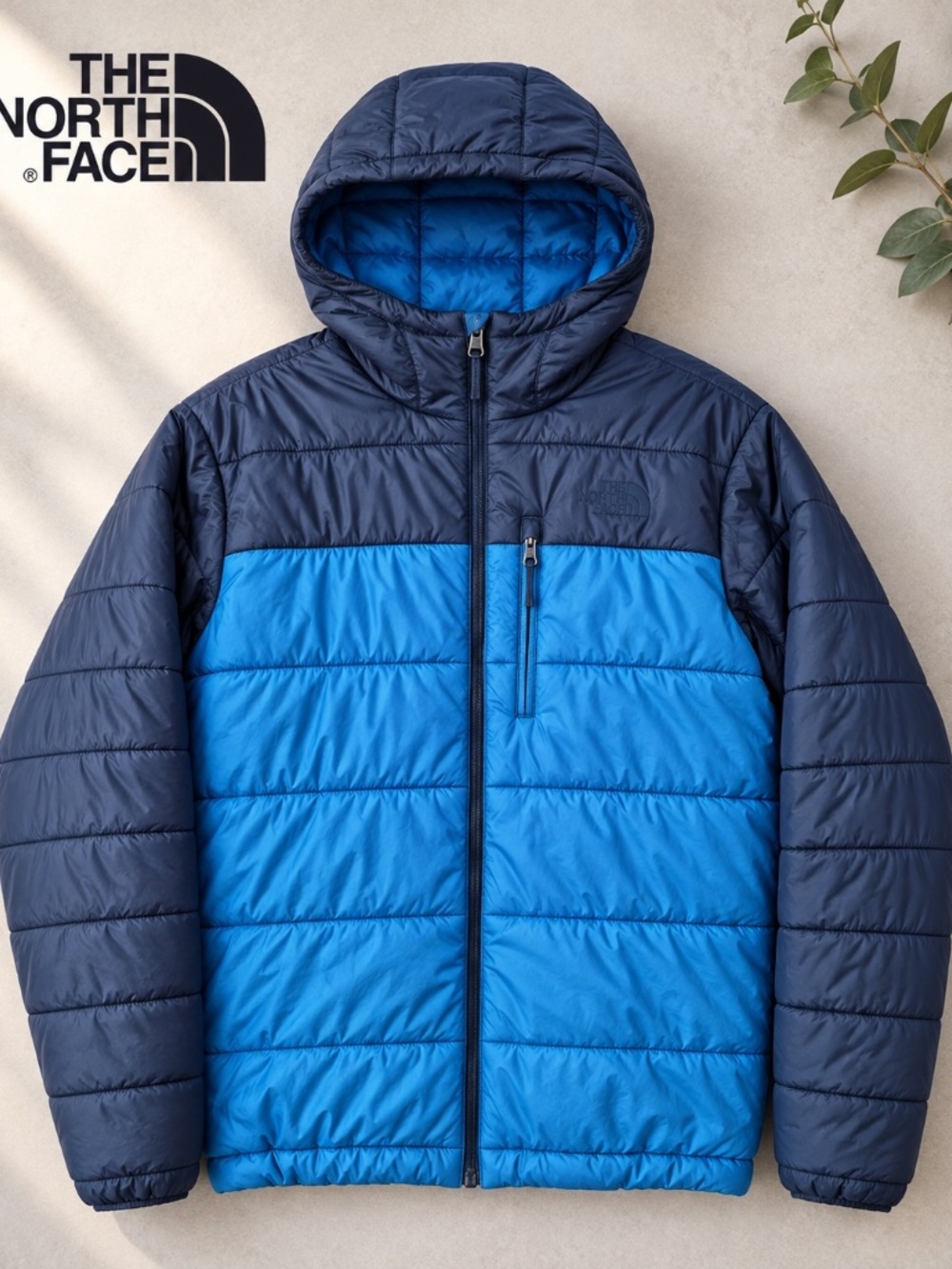 The North Face Men’s Blue Hooded Insulated Puffer Jacket Size M
